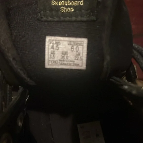 Vintage gold studded NWT never worn Vans - Picture 3 of 5